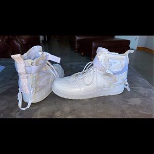 Nike Air Force 1 Mid Winter